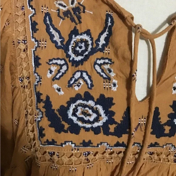 Woman’s size medium tantrums, BoHo top with beautiful embroidery and tassel ties - Picture 2 of 10